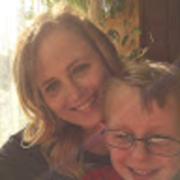 Meet your Posher, Danielle - Picture 1 of 1